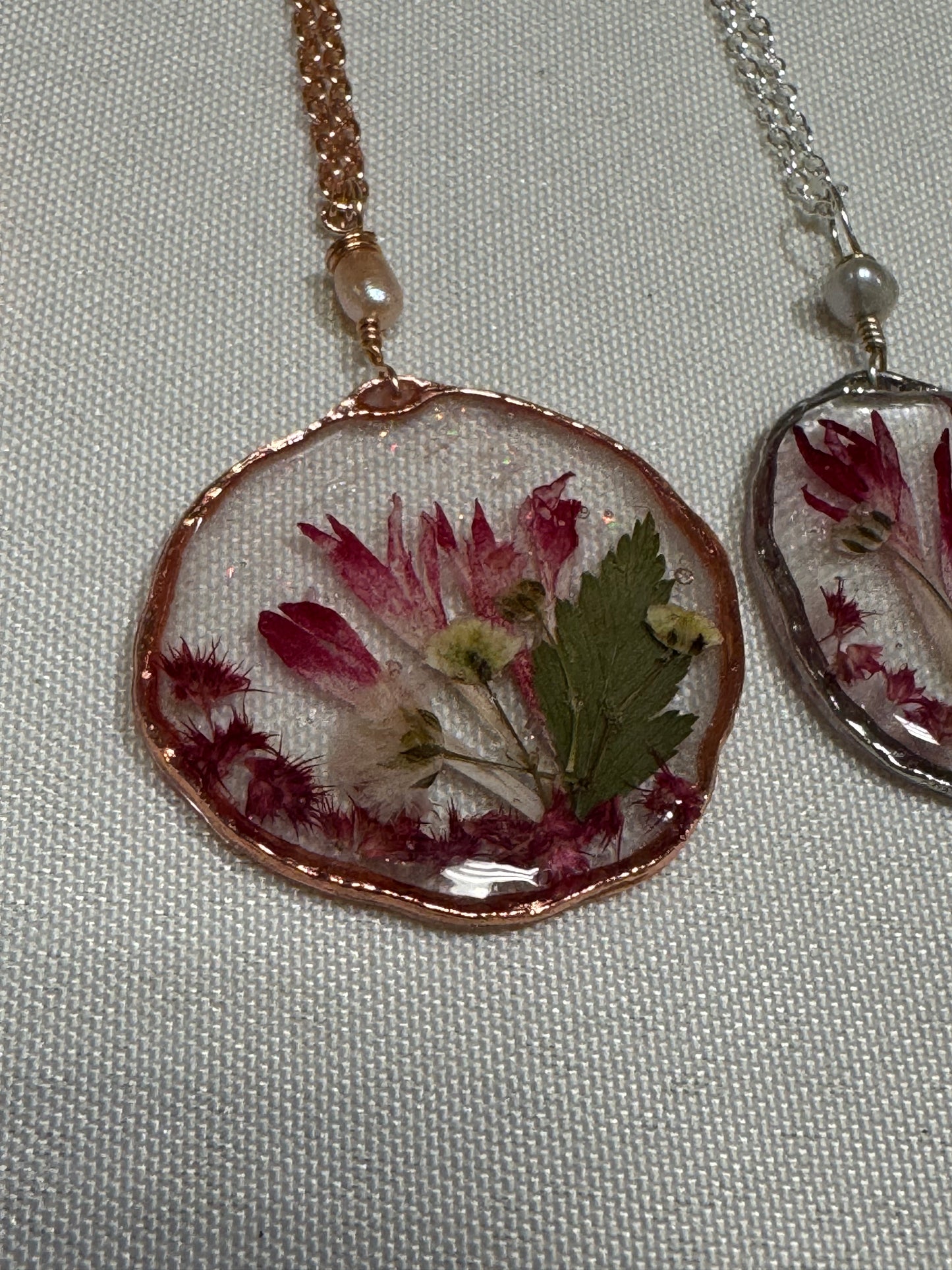 Rose Gold Plated Pressed Flower Resin Necklace | Qty: 1